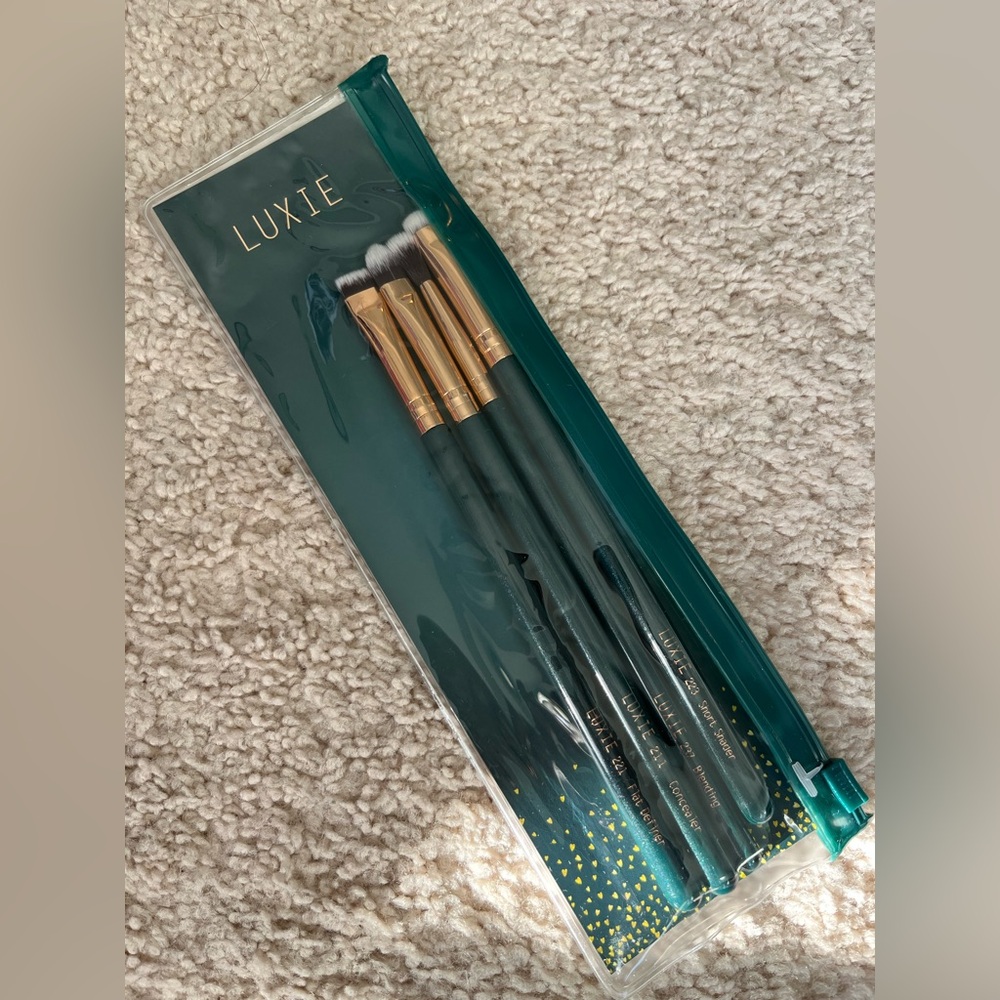 🆕 LUXIE Enchanted Eye Set 4 piece deluxe eye makeup brushes